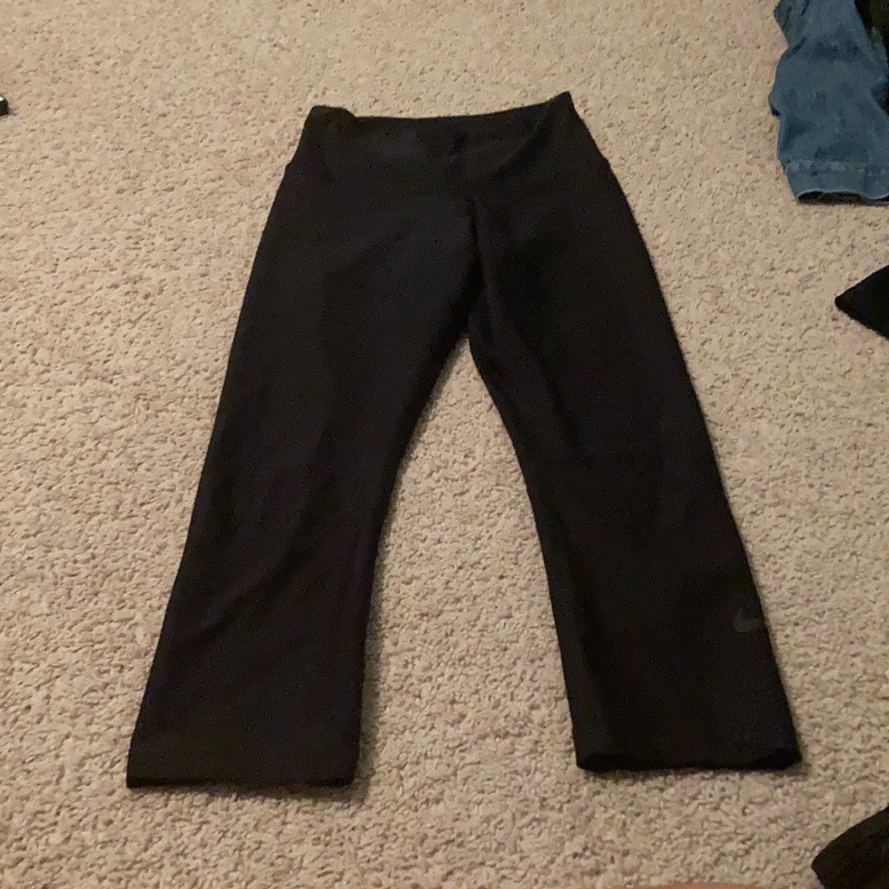 Nike extra small cropped leggings